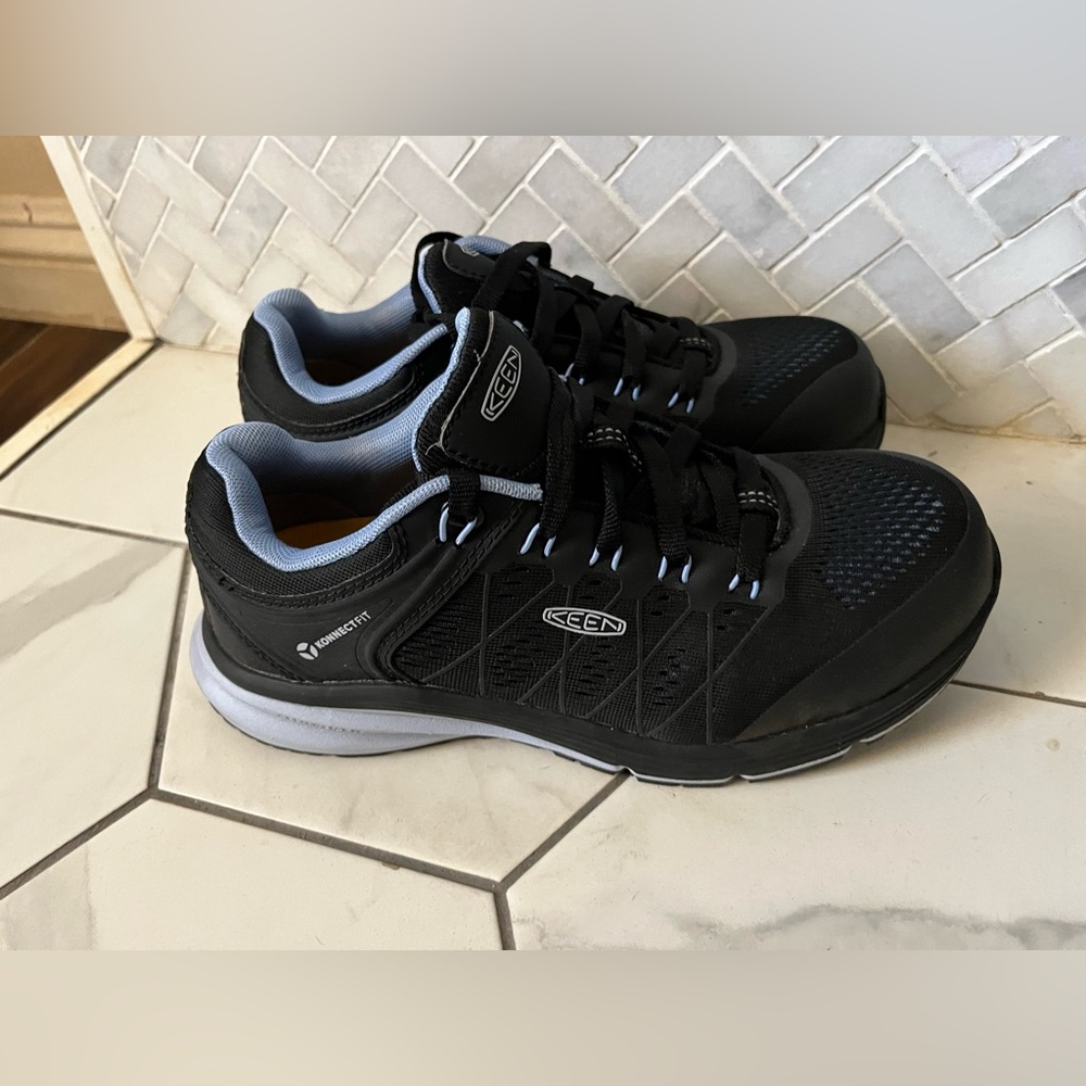 Keen Black and Light Blue Athletic Shoes Womens- 7 wide